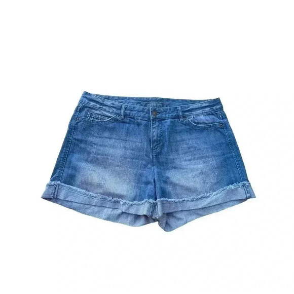 Women’s Michael Kors Light Wash Distressed Denim Shorts•Size 10•Preowned• - Picture 1 of 6